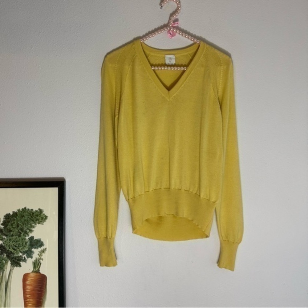 Eleventy pale yellow v-neck wool and silk top size S